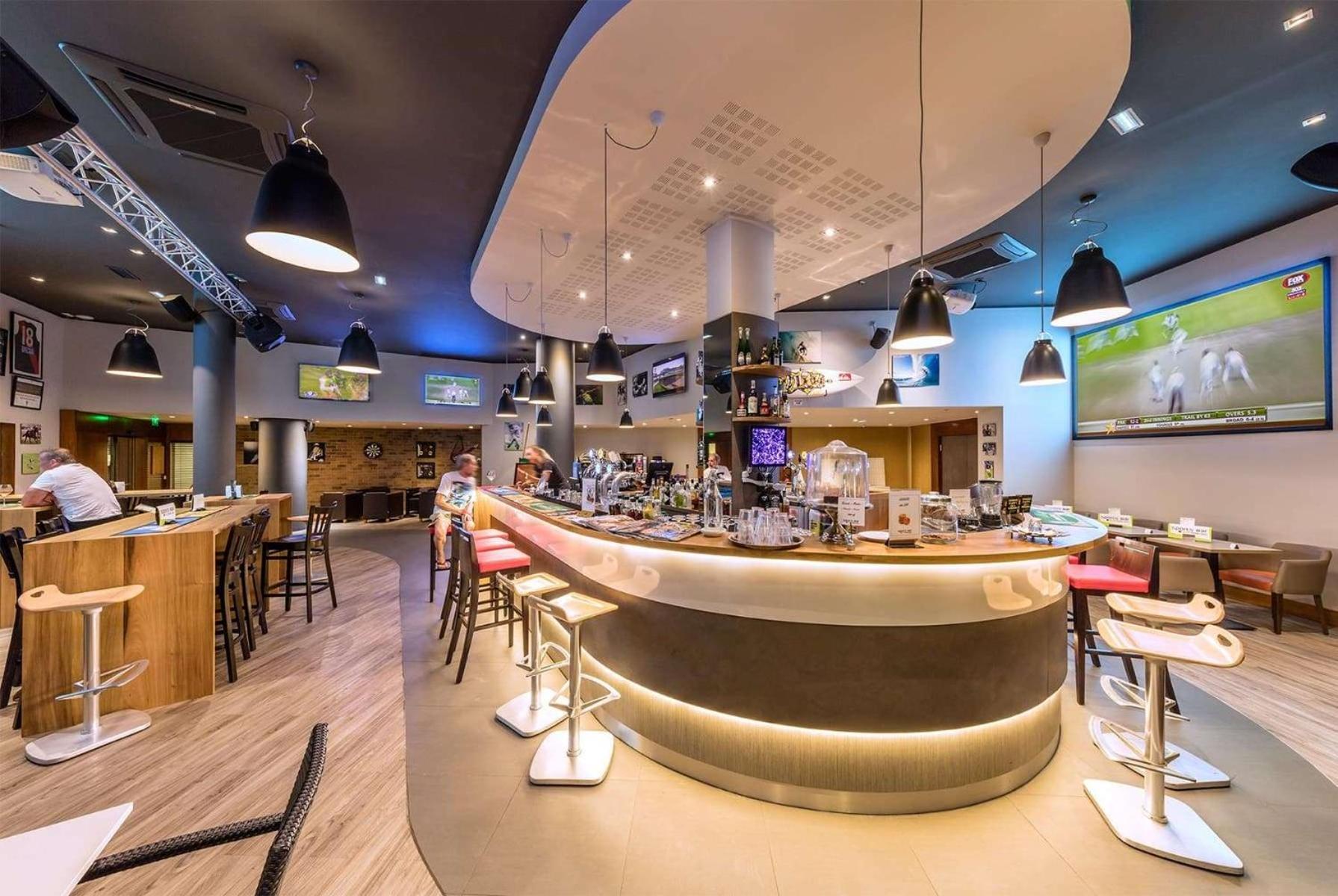Ramada Hotel & Suites By Wyndham Noumea Bagian luar foto