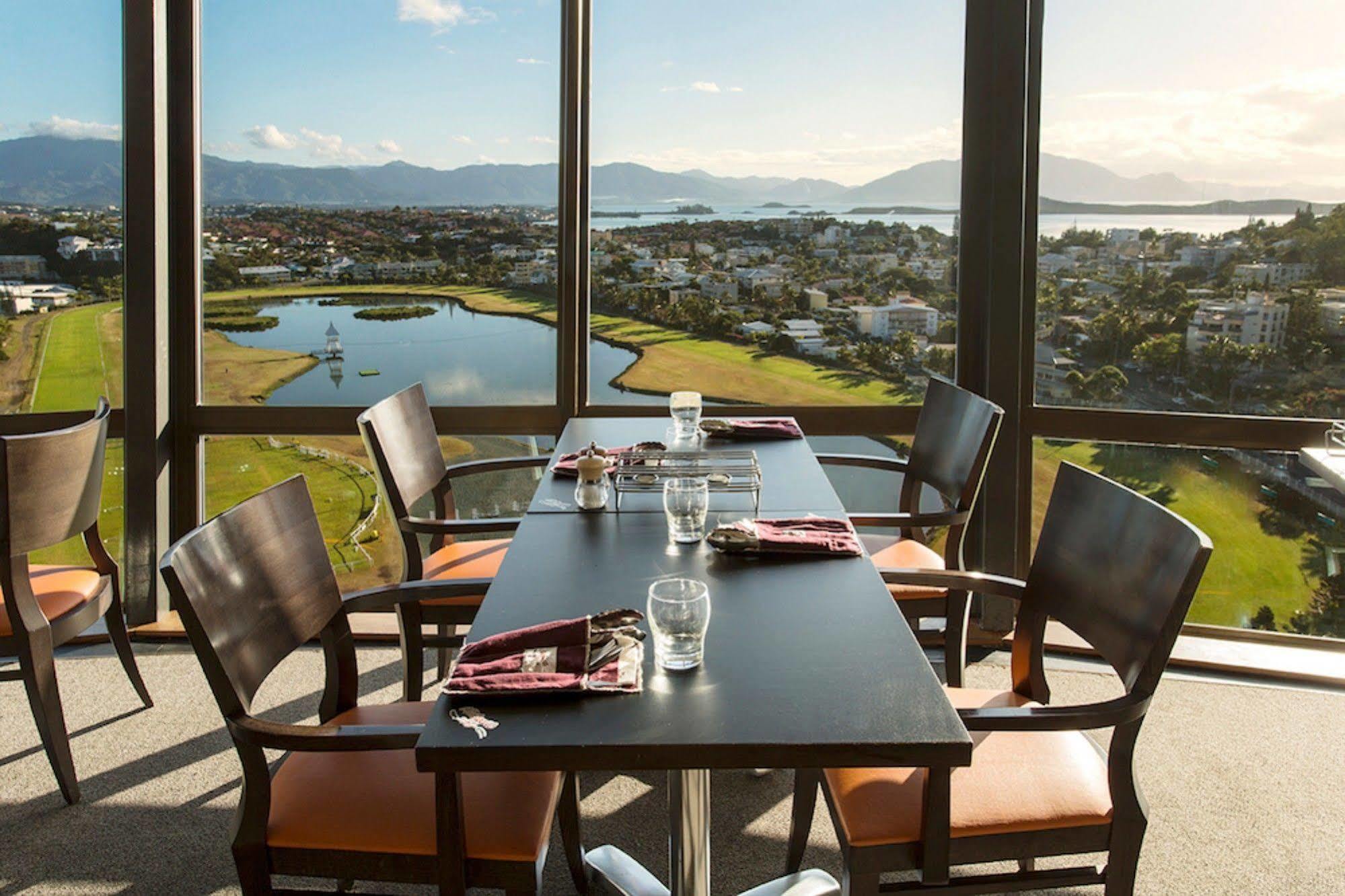Ramada Hotel & Suites By Wyndham Noumea Bagian luar foto
