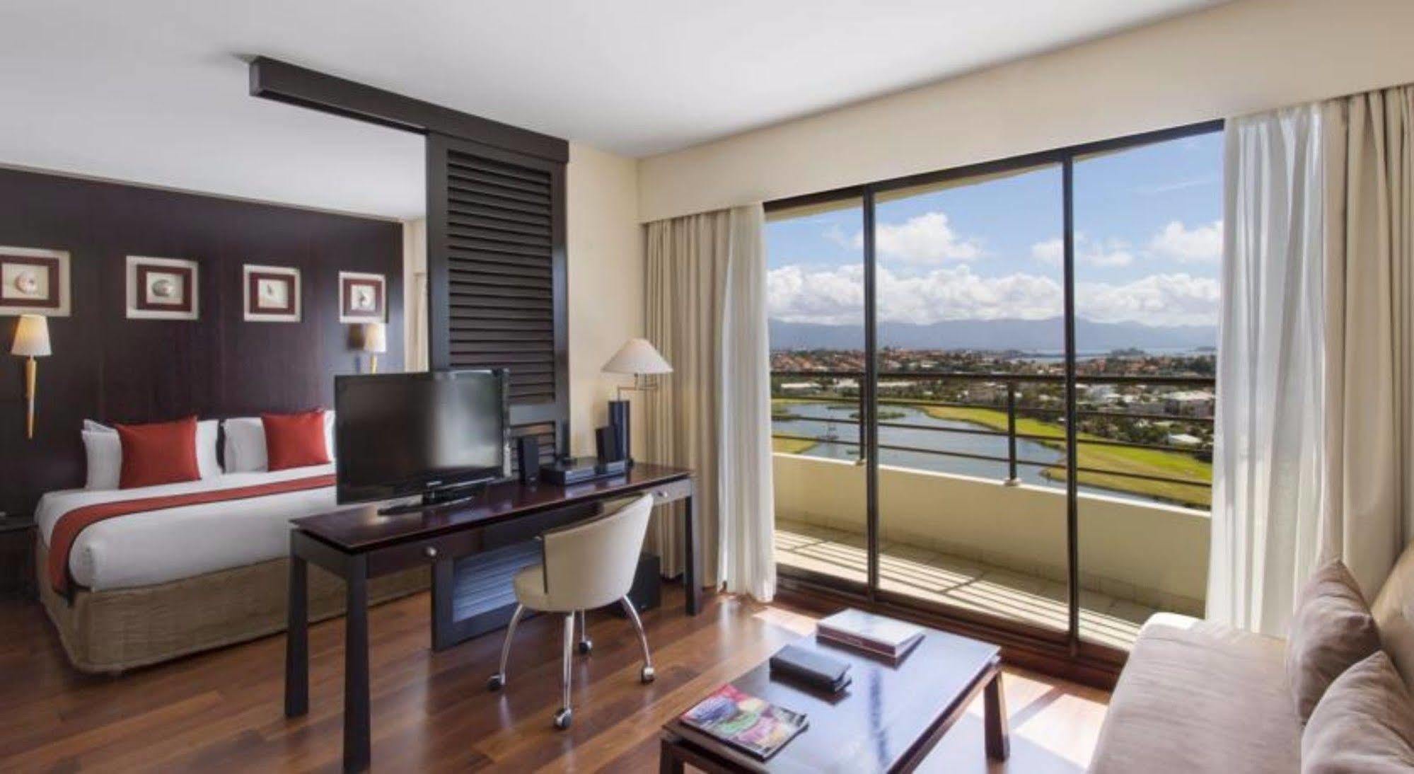 Ramada Hotel & Suites By Wyndham Noumea Bagian luar foto